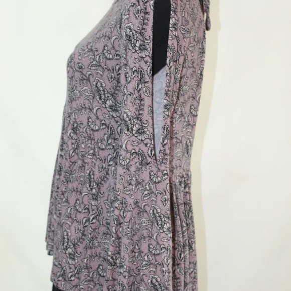 AEO Soft & Sexy Long Slit Bell Sleeve, Stretchy Floral Print Tunic, M/M - Picture 2 of 3